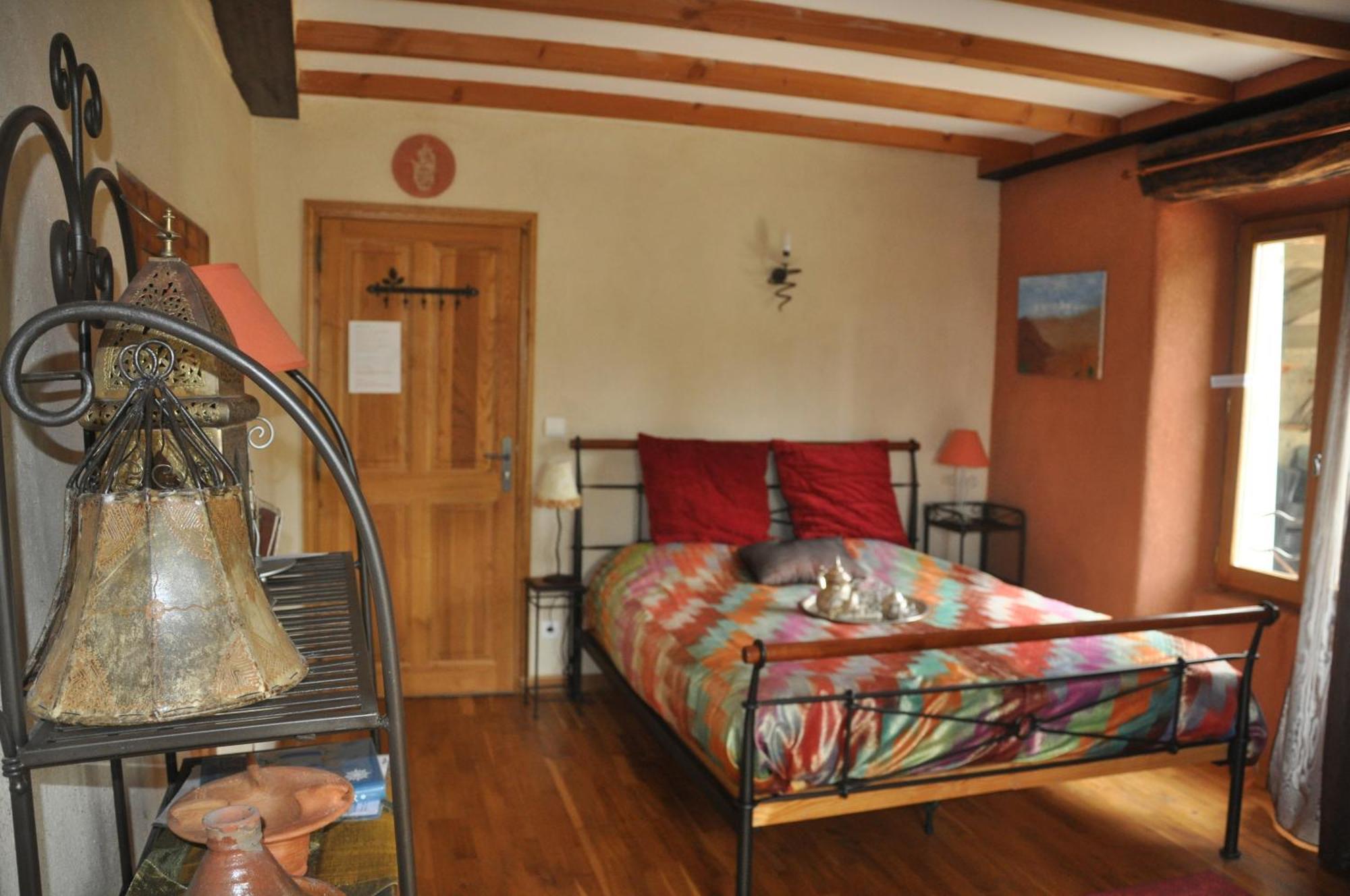 La Source, Vegetarian Guest House Chabeuil Стая снимка